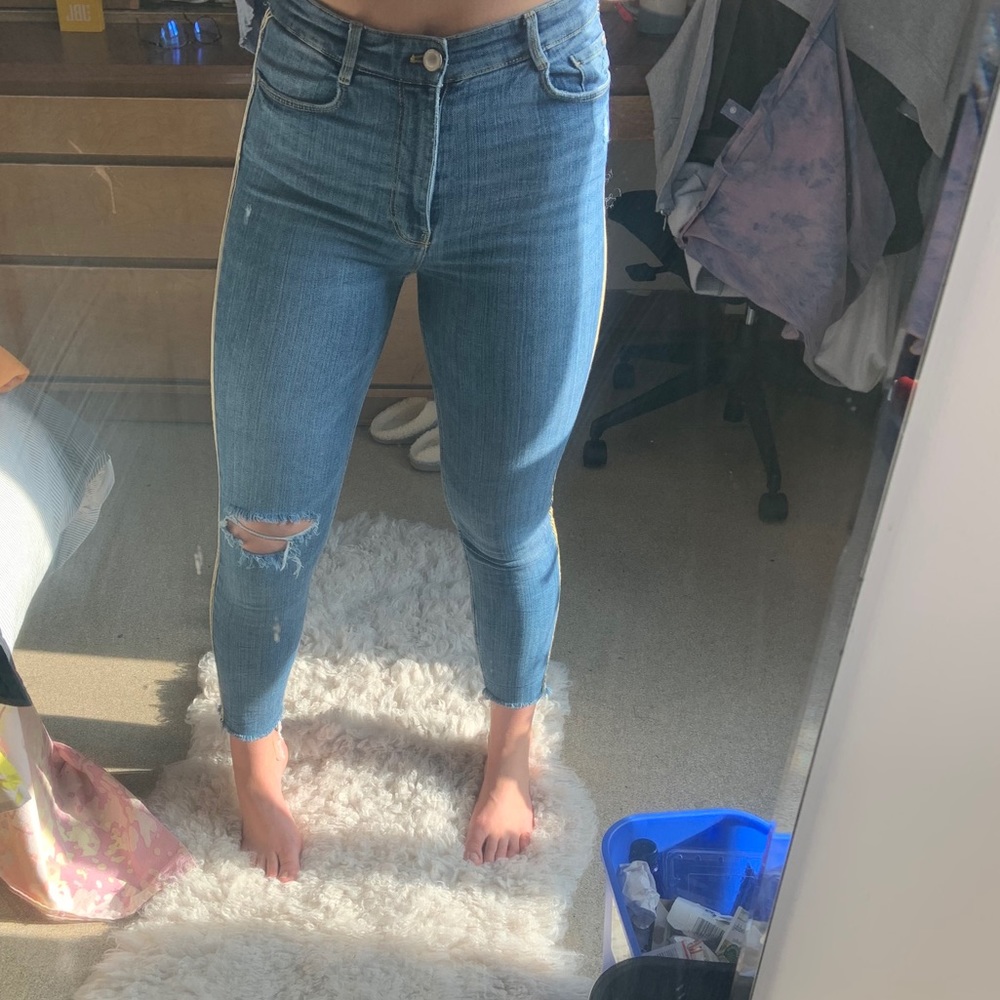 blue skinny jeans with stripe!